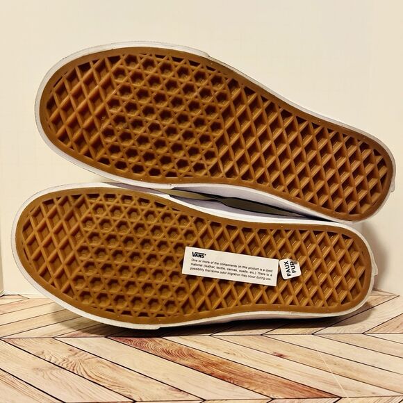 Vans Asher Women's 6 Suede Slip-On Shoes Birch Cream Faux Fur Sherpa Lined New - Picture 6 of 9